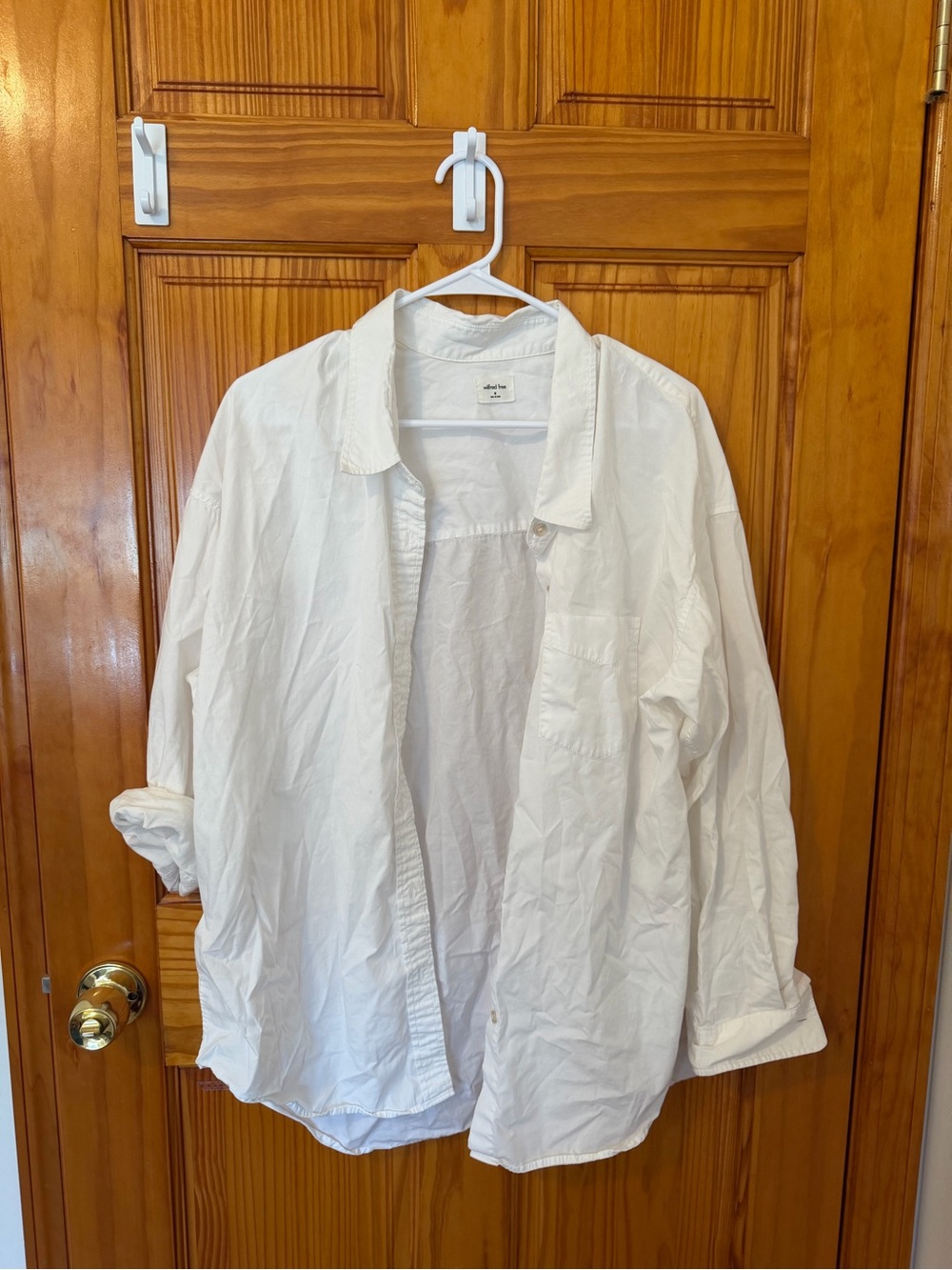 Aritzia Women's Lightweight White Button-Up Shirt Jacket